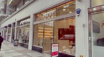 Gambar Adore Centre 3
