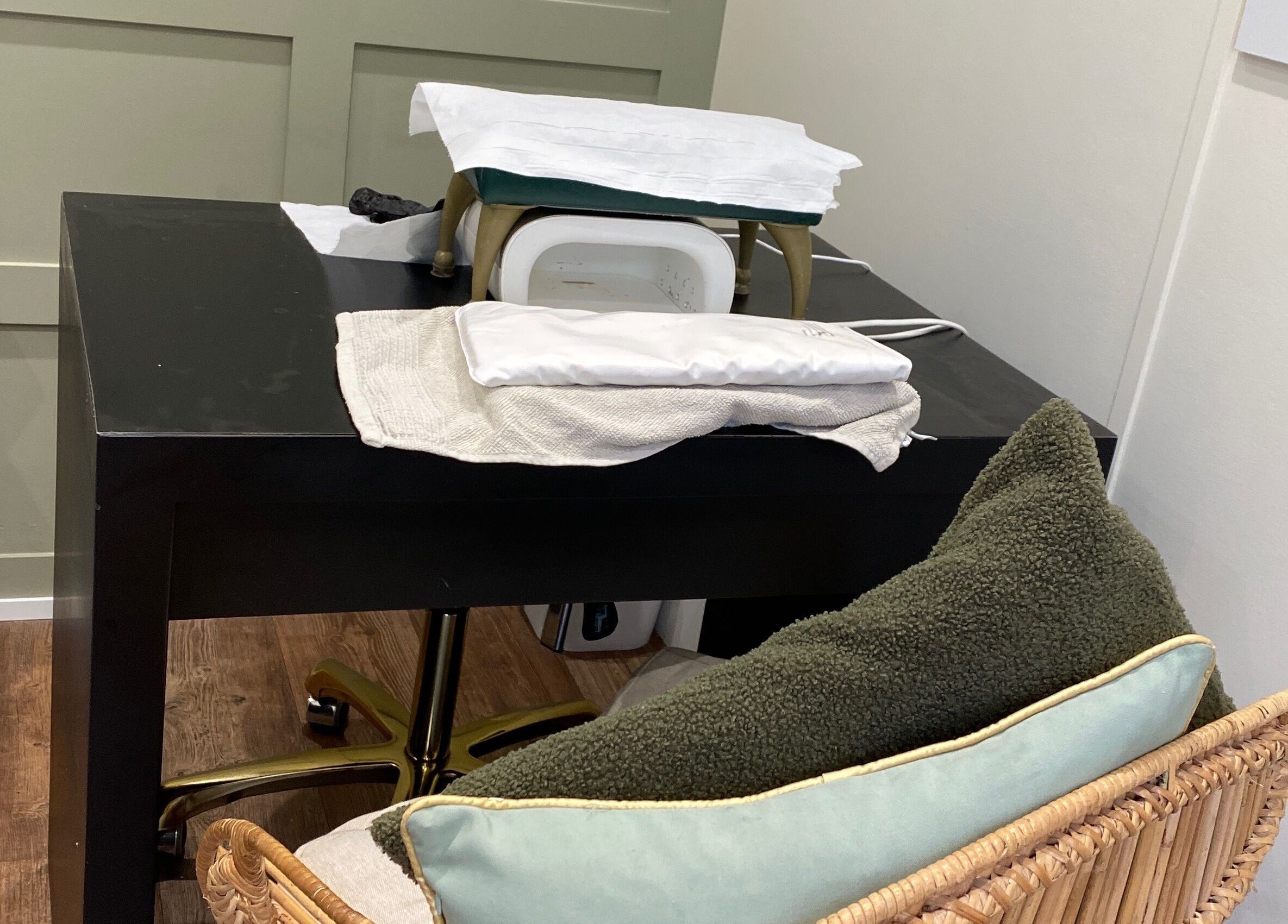 Manicure station at Flamingo Nails, Park Gate, England, GB with comfortable seating.