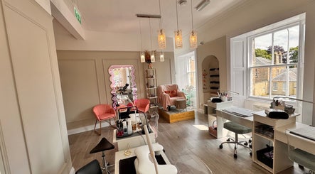 Queens Beauty and Nails