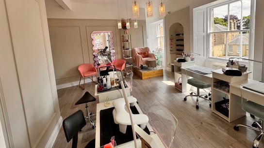 Queens Beauty and Nails