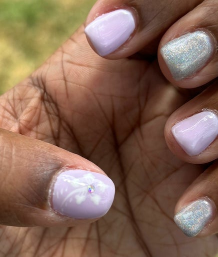 Hullaway Nails billede 2