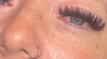 Close-up of eyelash extensions at Ashley @ The Beauty House, LEVEN, Scotland, GB.