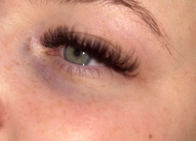 Close-up of expertly done eyelashes at Ashley @ The Beauty House, LEVEN, Scotland, GB.