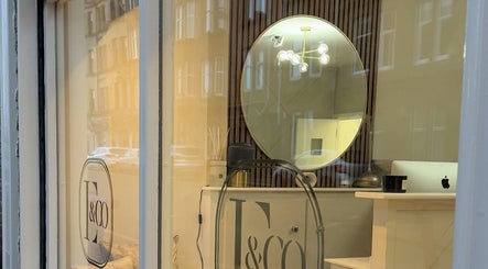 E Elegance & Co.