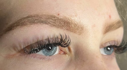 Lashes by Amy, bild 3