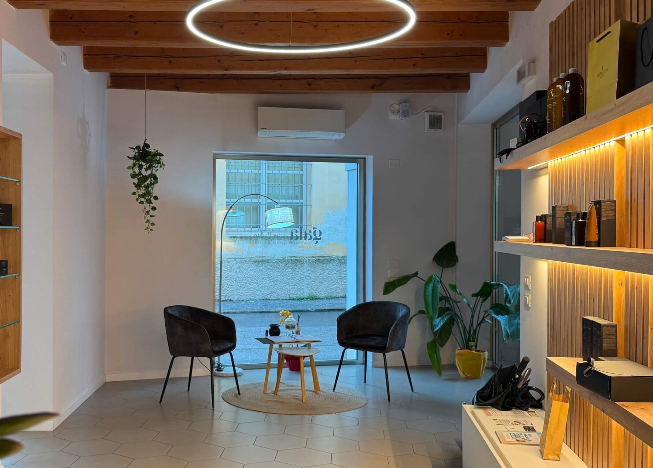 Interni eleganti del salone Salone Gala Rovigo in Rovigo, Veneto, IT con arredi moderni.