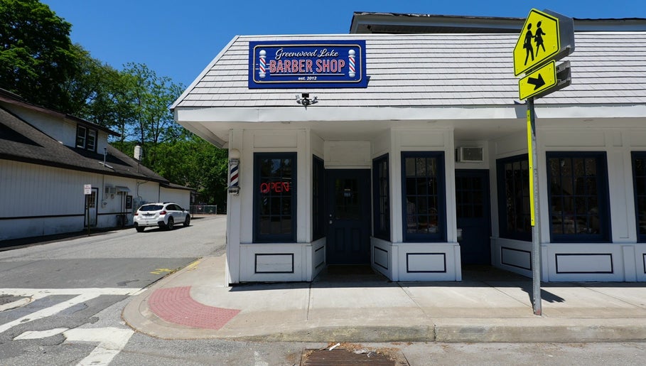 Greenwood Lake Barber Shop, bild 1