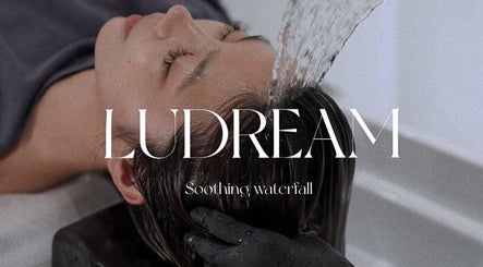 Relaxing head spa at Lu Dream Head SPA 路梦头疗 - Warden in Markham, Ontario, CA. Soothing waterfall treatment.