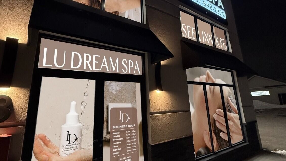 Night view of Lu Dream Head SPA 路梦头疗 - Mississauga's exterior in Mississauga, Ontario, CA.