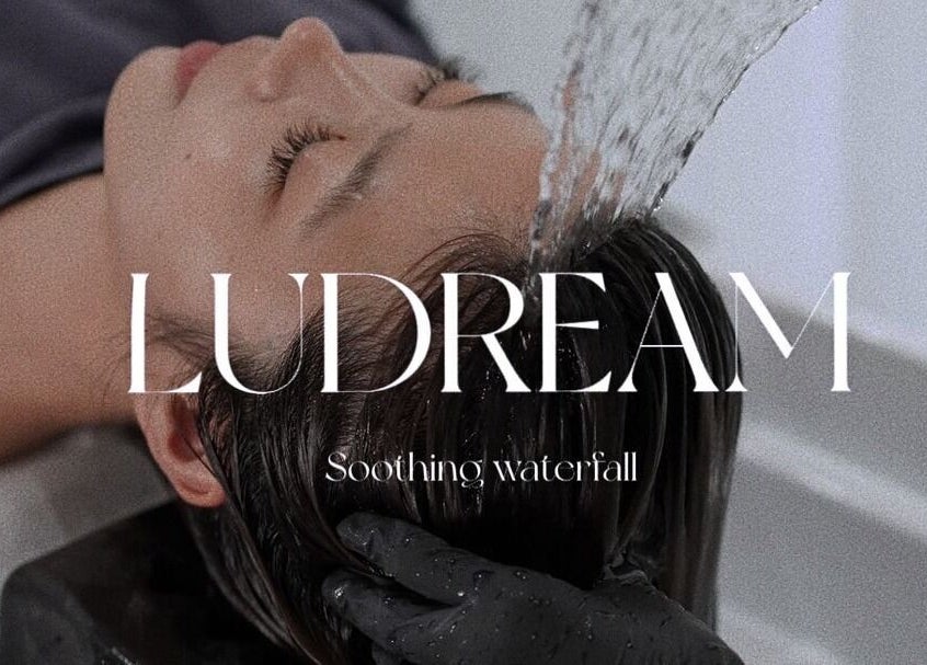 Relaxing head spa at Lu Dream Head SPA 路梦头疗 - Warden in Markham, Ontario, CA with soothing water flow.