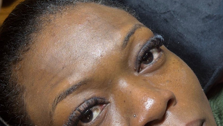 LZR Lashes image 1