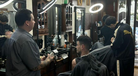 Immagine 3, Paris barber