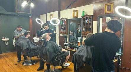 Paris barber image 2