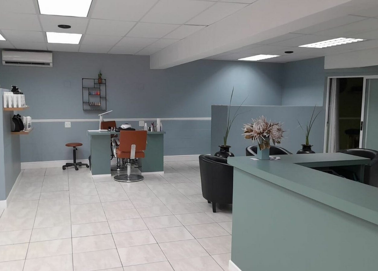 Relaxing interior of Tippin's salon in Makhanda, Eastern Cape, ZA. Ideal for beauty and wellness treatments.