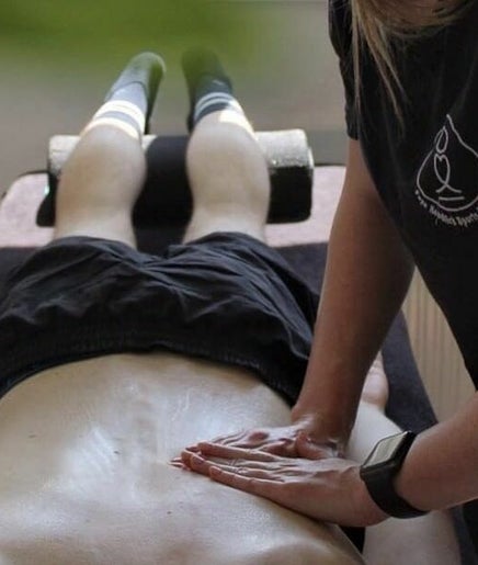 Faye Kendrick Sports Massage kép 2