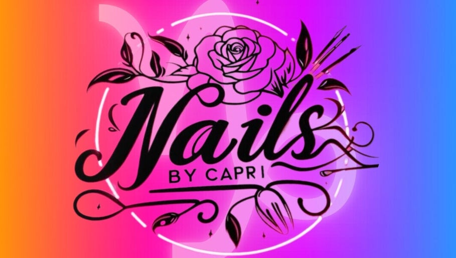 Logotipo creativo de Nails by Caprii en Avilés, ES con diseño floral y pinceles artísticos.