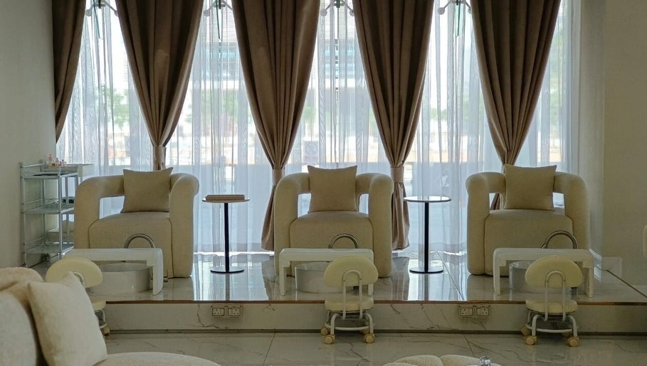 Palm Aura Beauty Salon image 1