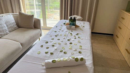 Palm Aura - Massage Home Service