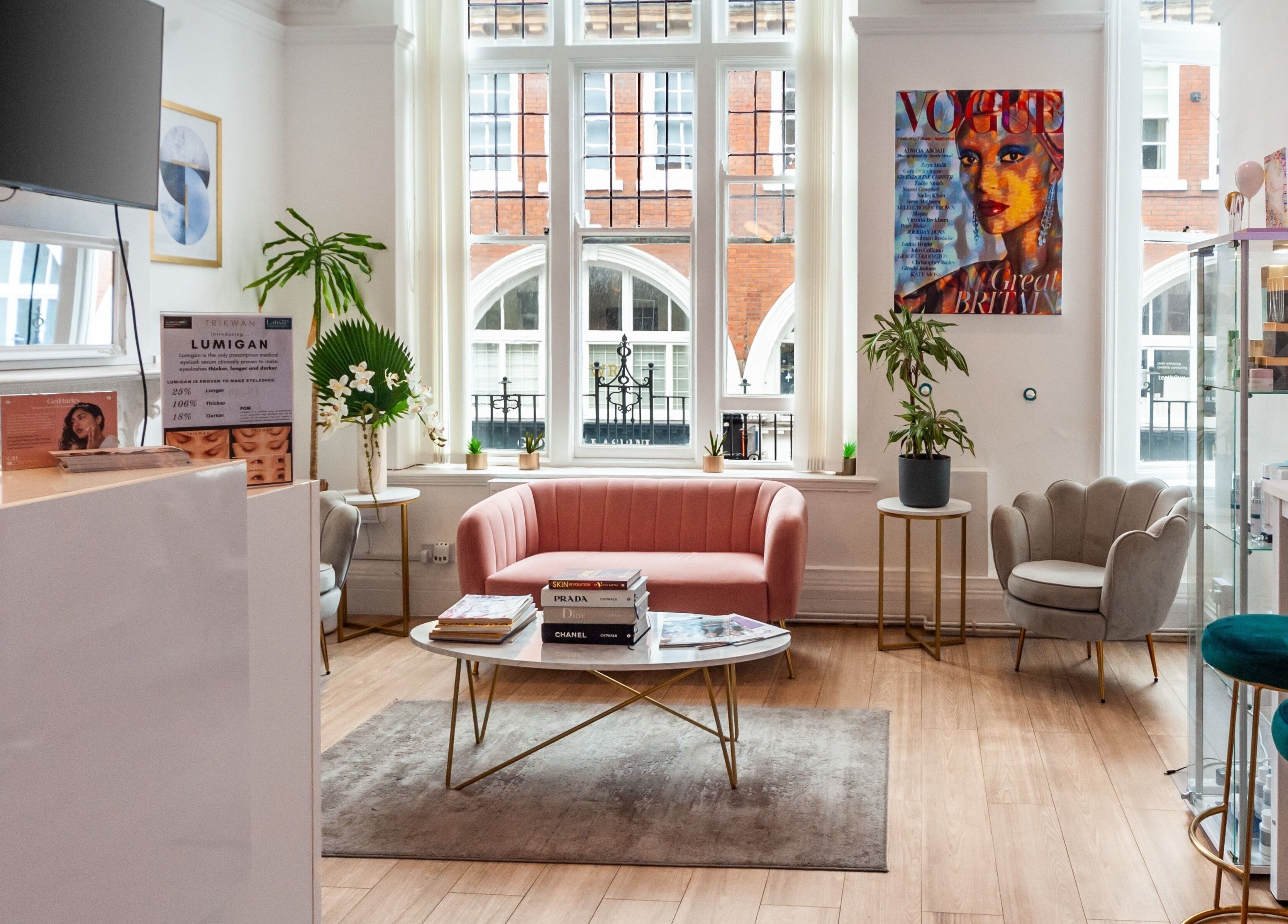 Sophisticated lounge at Trikwan Aesthetics in London, England, GB, featuring modern decor and seating.