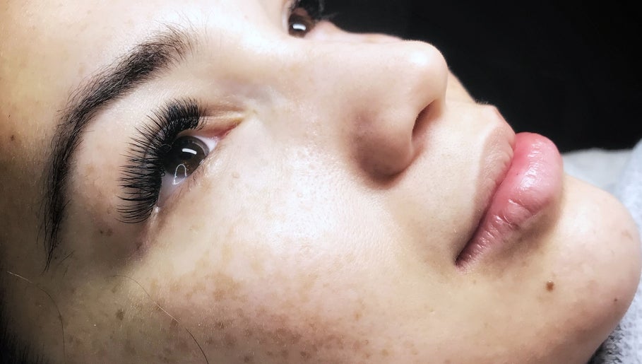 Stakd Lashes image 1