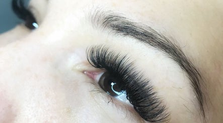 Stakd Lashes image 2