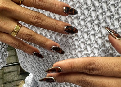 Arte de uñas elegante con diseño único en Calma Nail Bar - Condesa, Ciudad De México, Ciudad De México, MX.