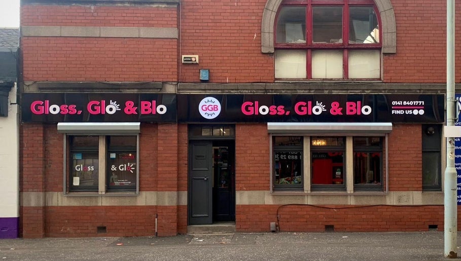 Front view of Gloss Glo & Blo in Paisley, Scotland, GB showcasing the salon's vibrant exterior.