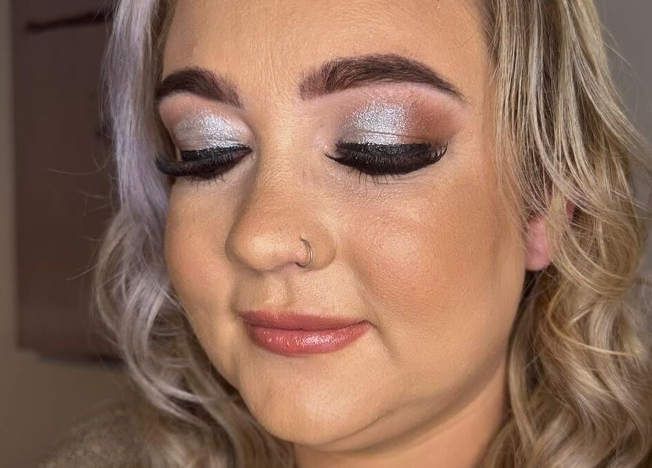 Makeup application showcasing Gloss Glo & Blo's artistry in Paisley, Scotland, GB. Perfect blend of shimmer and style.