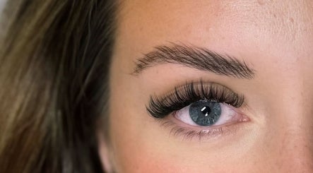 Close-up of elegant eyelash extensions at Kiah Lopez Beauty, Gibraltar, GI showcasing precise application.