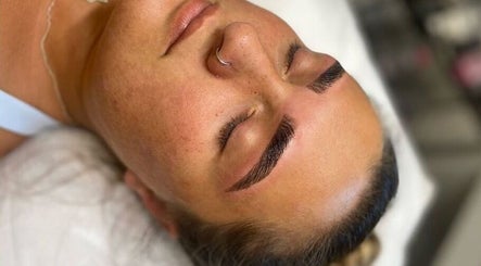 Beautifully shaped eyebrows at Better Brows, Jacks Point, Otago Region, NZ, enhancing natural beauty.
