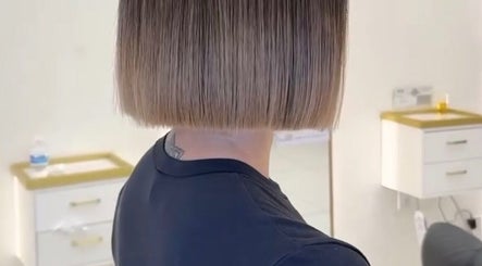 A sleek bob hairstyle at L2 hair salon in Millbrae, California, US, showcasing expert precision.