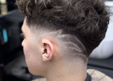 Corte artístico en Alexander_Brows_studio, Puerto Montt, Los Lagos, CL con diseño único en el cabello.