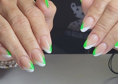 Uñas con diseño moderno en Lara beauty studio, Willemstad, Curaçao, CW.