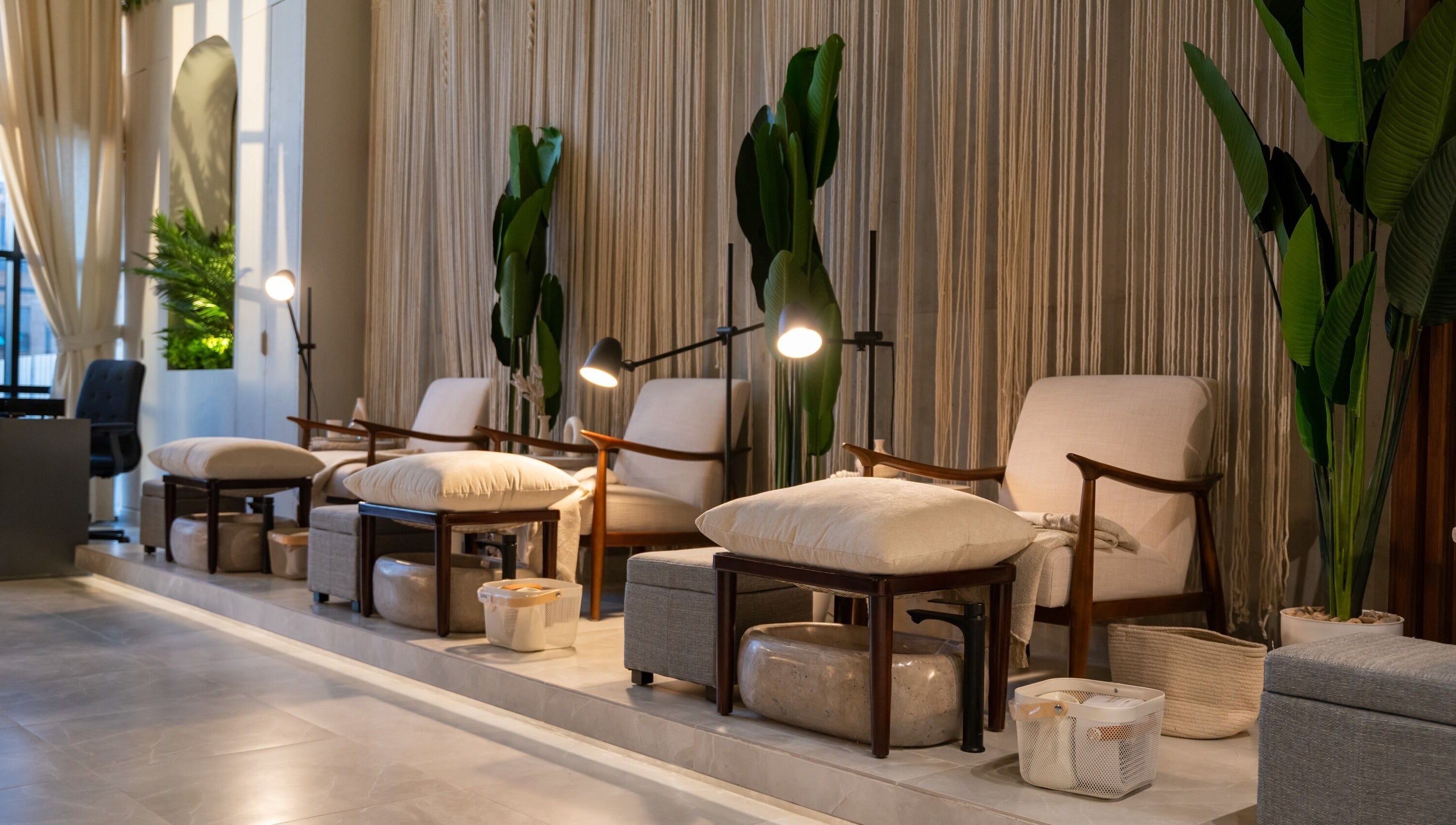Relaxing seating area at Joyous Hands Spa, Riyadh, Riyadh Province, SA, with plush chairs and soft lighting.