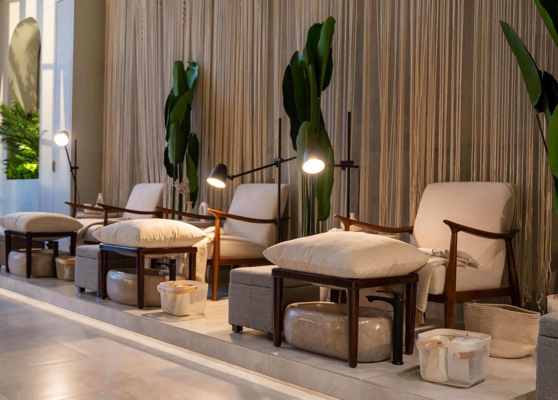 Relaxing seating area at Joyous Hands Spa, Riyadh, Riyadh Province, SA, with plush chairs and soft lighting.