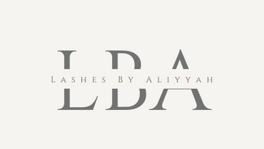 Lashed by Aliyyah – obraz 1