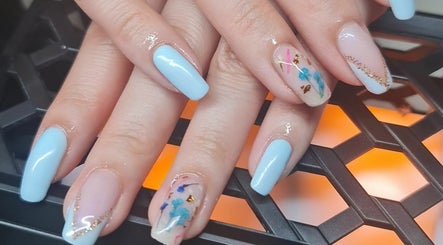 Lam Nails & Beauty