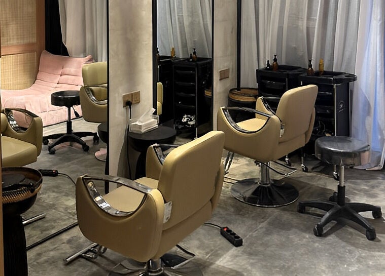 The Rustic Sun - Berawa salon chairs and mirrors in Bali, Bali, ID offering a tranquil beauty experience.