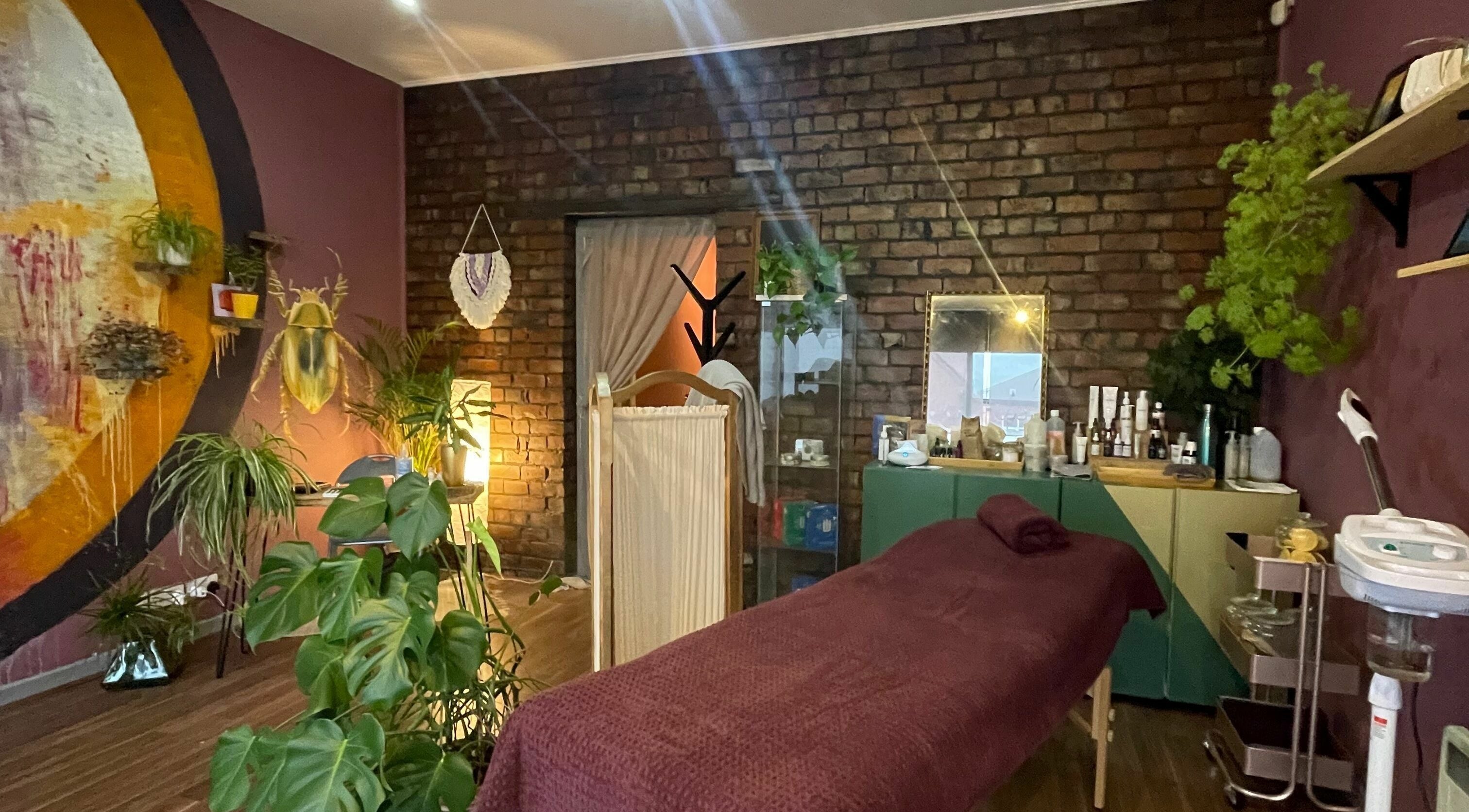 Relaxing Viso Facial Bar treatment room with earthy decor in Newcastle upon Tyne, England, GB.