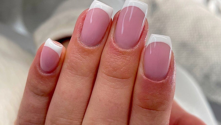 Lavish Looks By Chloe image 1