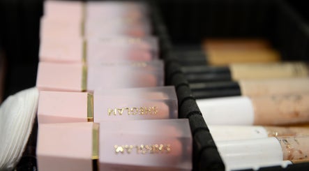 Pariz Beauty Co