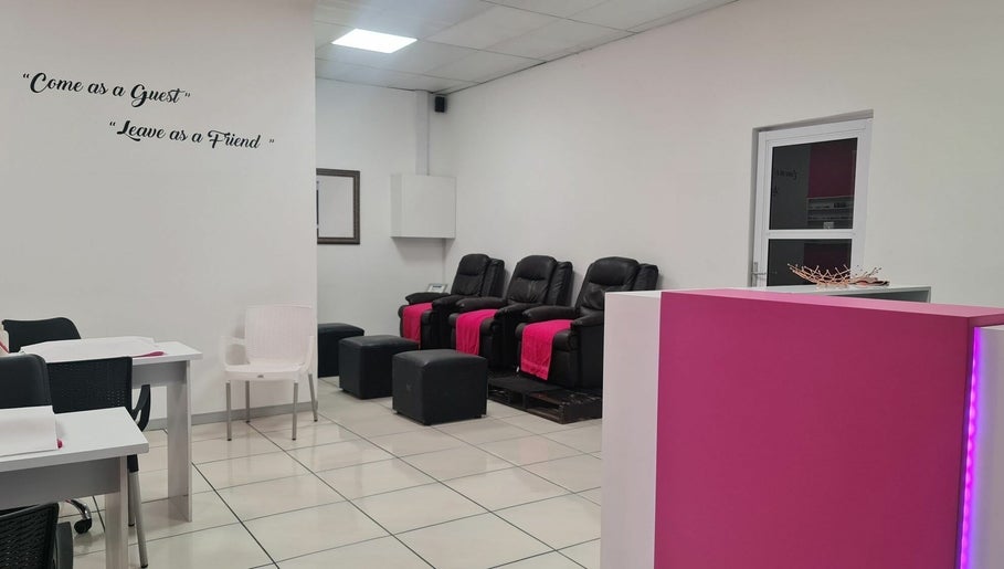 Posh Pamper Specialists, Watergate Mall image 1