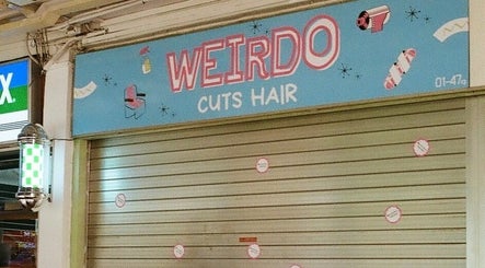 Weirdo Cuts Hair – obraz 2