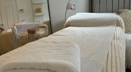 Izzy’s Wax & Beauty image 2