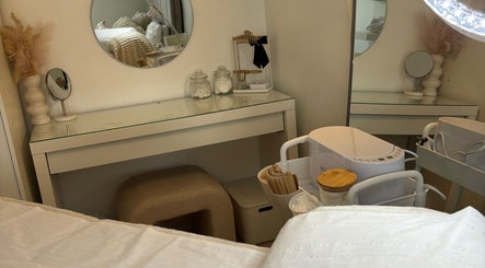 Izzy’s Wax & Beauty image 3
