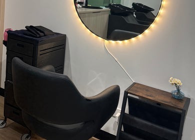 Chic salon chair and mirror setup at Daisy Wu - Studio Dejavu, Melbourne, Victoria, AU.