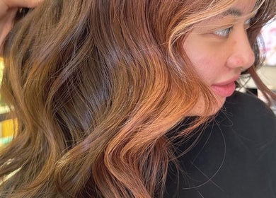 Beautiful wavy hairstyle at Daisy Wu - Studio Dejavu, Melbourne, Victoria, AU enhancing natural color.