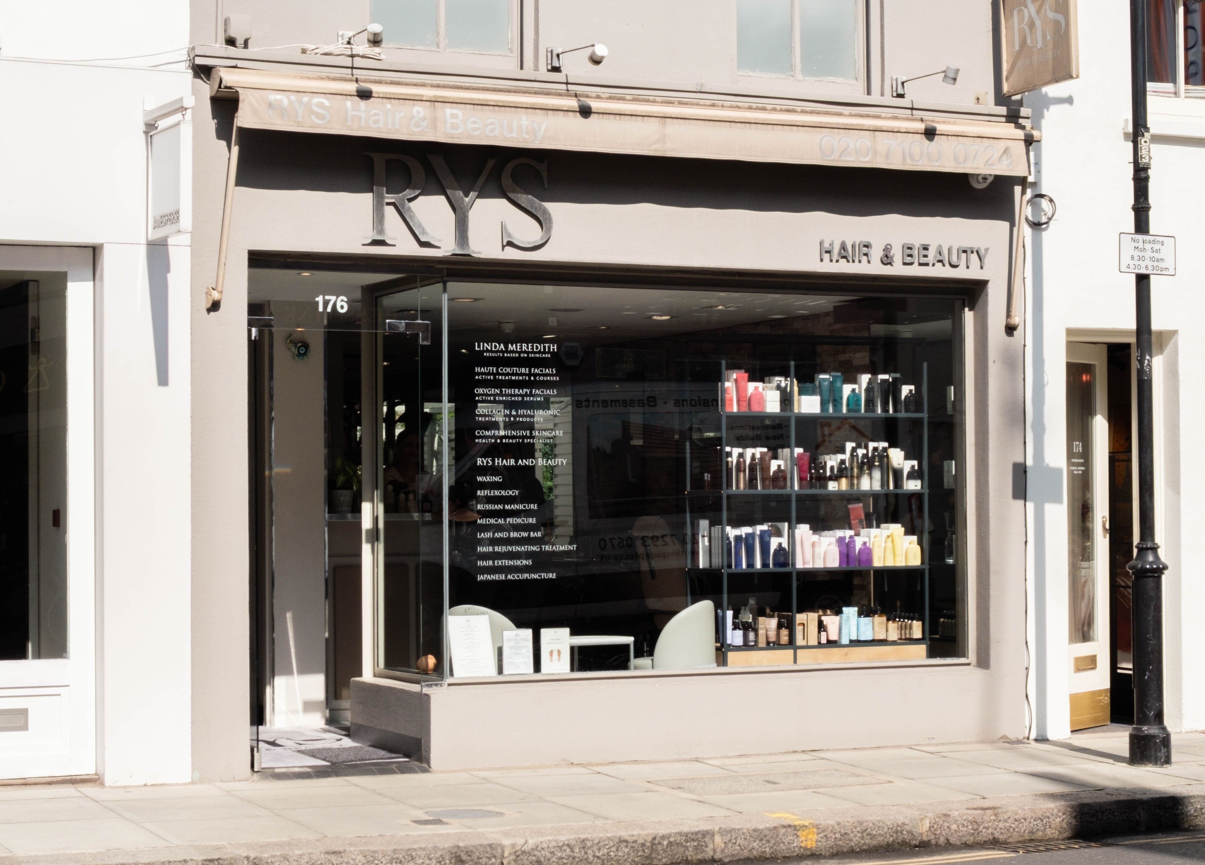 Exterior view of Linda Meredith, Knightsbridge in London, England, GB, showcasing beauty products in window display.