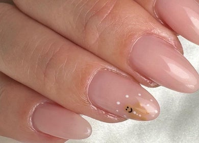 Unhas elegantes com design minimalista na Liliana Valente, Vila Nova De Gaia, Porto, PT.