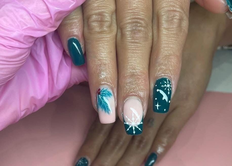 Intricate winter-themed nail art at Nail Artistry by Chelsea in Gqeberha, Eastern Cape, ZA.